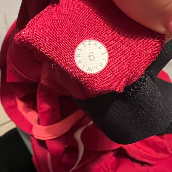 Lululemon Stash N Run Tank - Picture 8 of 8